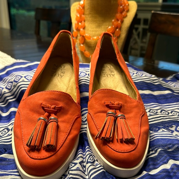 Woman's tassel naturalizer shoes - Picture 1 of 6